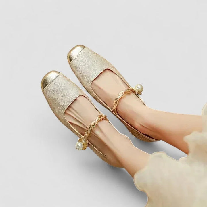 Gepatroonde Mary Jane-schoenen met gouden neus en blokhak