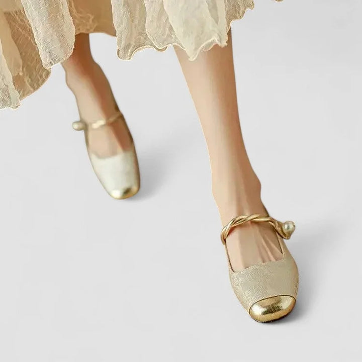 Gepatroonde Mary Jane-schoenen met gouden neus en blokhak