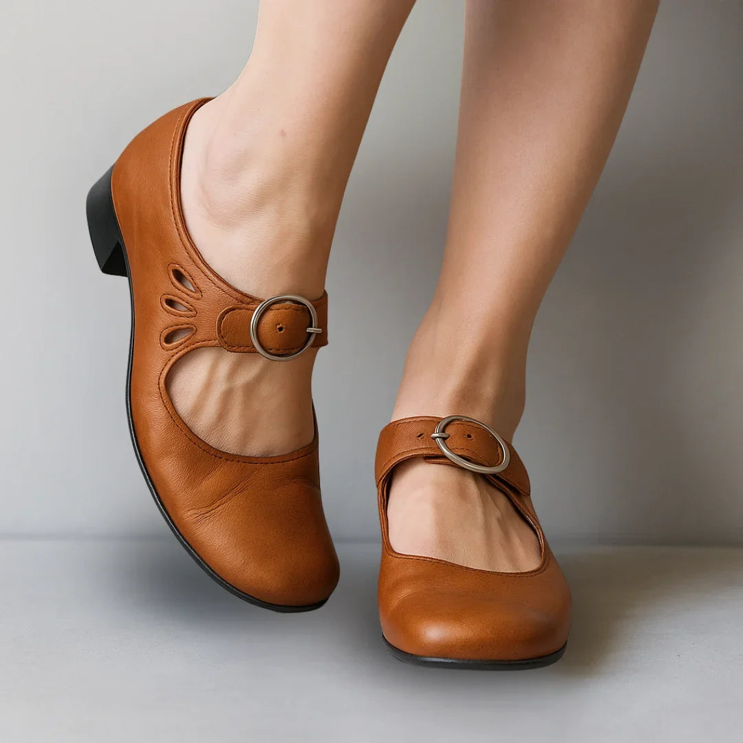 Vegan leren maryjane-schoenen met cut-outs