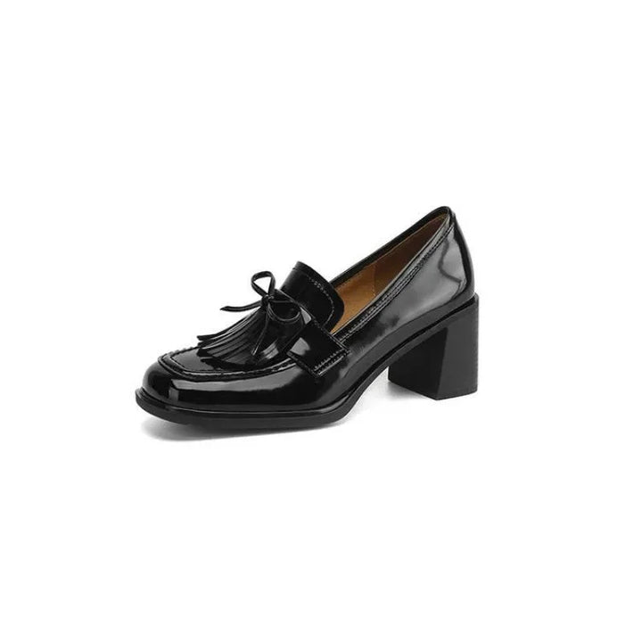 Lakleren loafer-pumps met kwastjes en blokhak