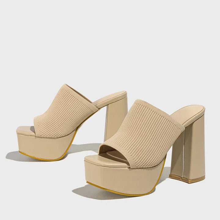 Geribbelde gebreide plateausandalen met blokhak