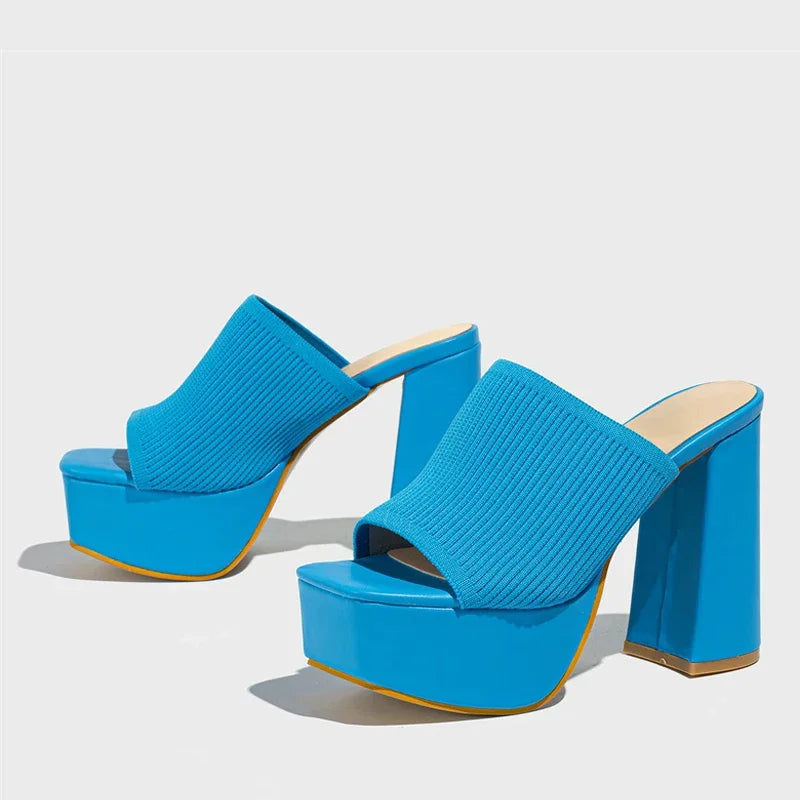 Geribbelde gebreide plateausandalen met blokhak