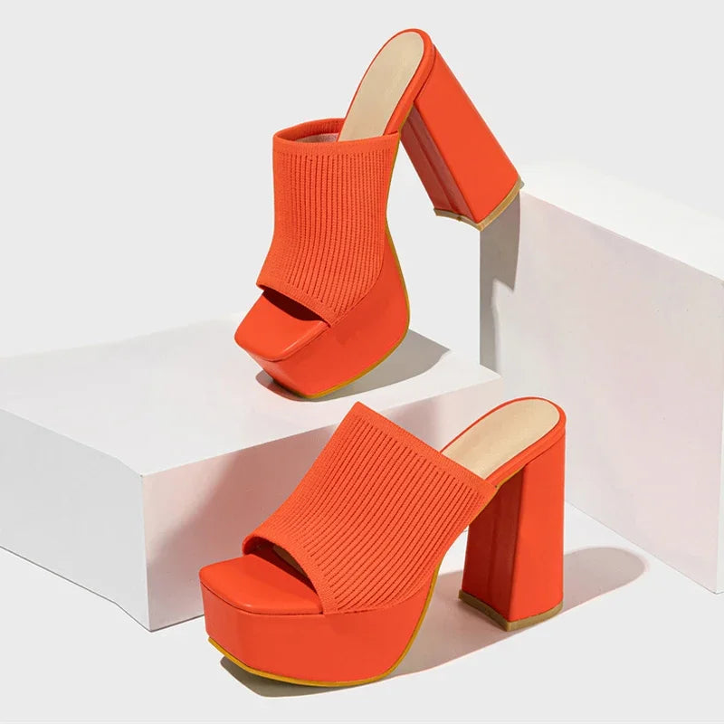 Geribbelde gebreide plateausandalen met blokhak