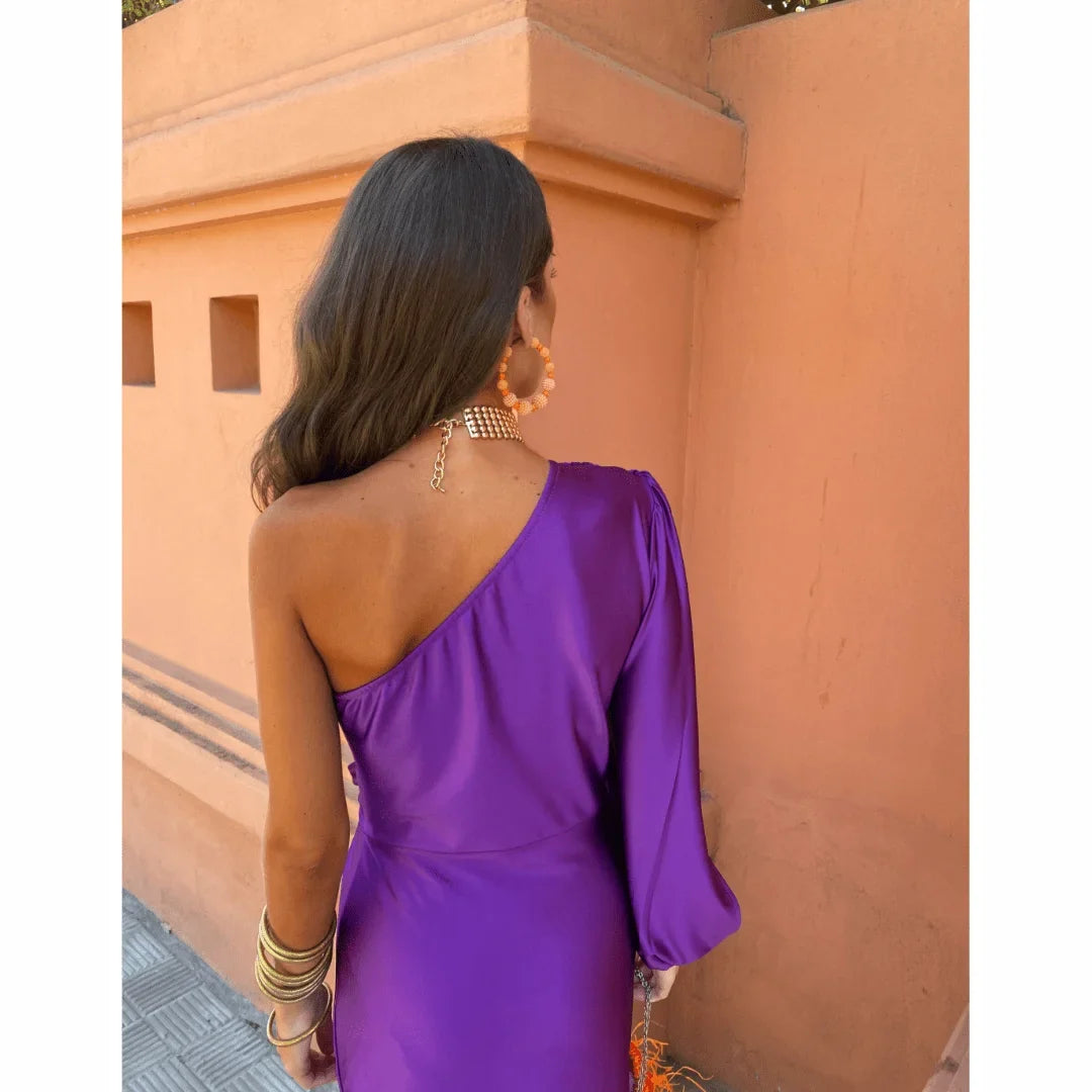 Satijnen one-shoulder maxi-jurk met split