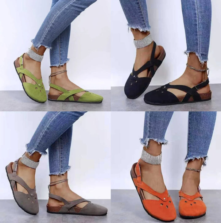 Suède slingback sandalen met bloemenuitsnijding