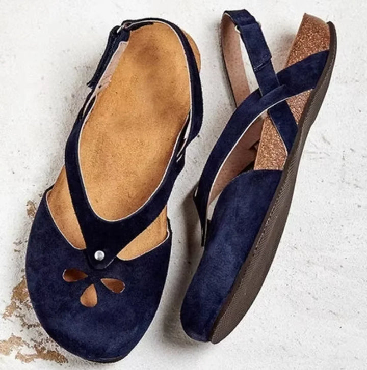 Suède slingback sandalen met bloemenuitsnijding