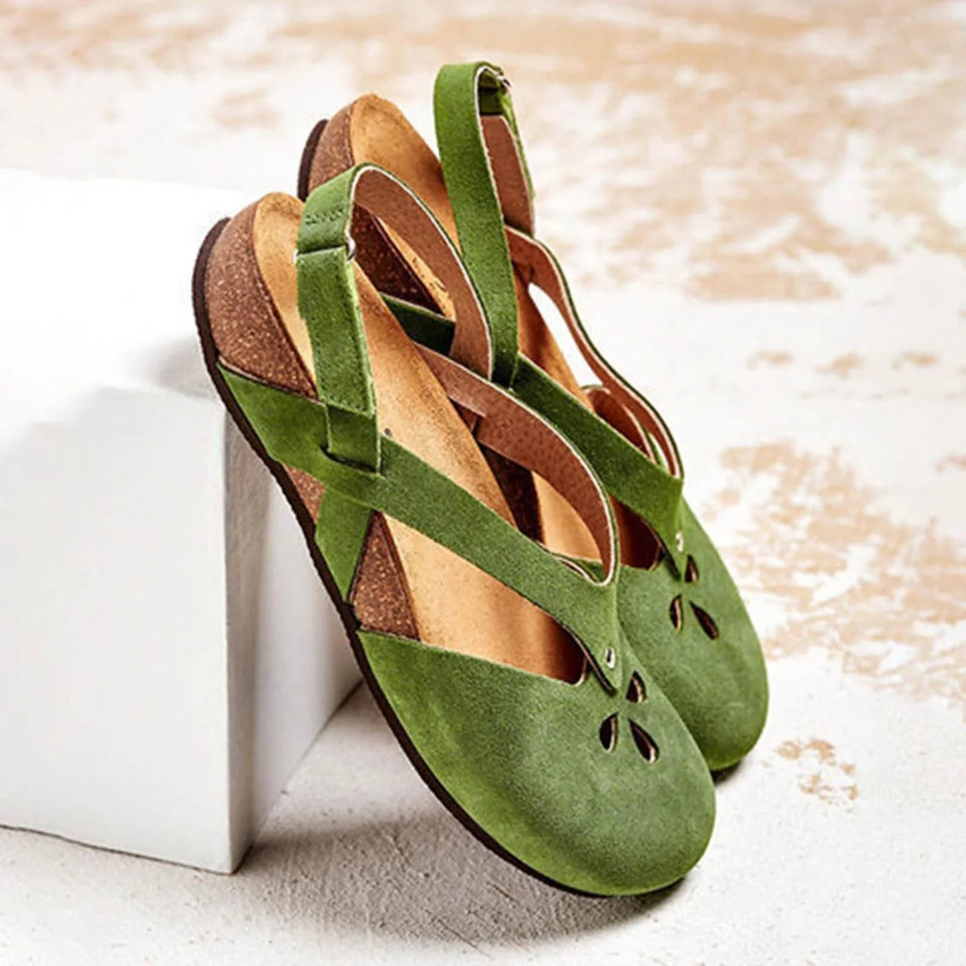 Suède slingback sandalen met bloemenuitsnijding