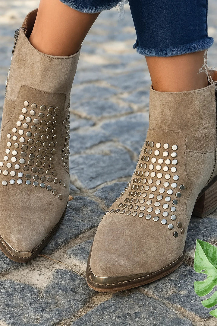 Tan suède enkellaarzen met studs
