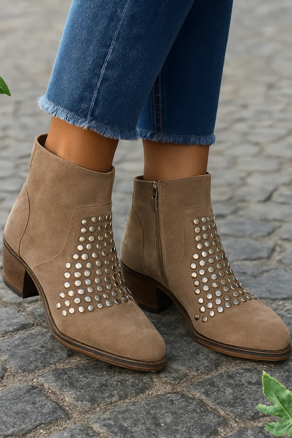 Tan suède enkellaarzen met studs