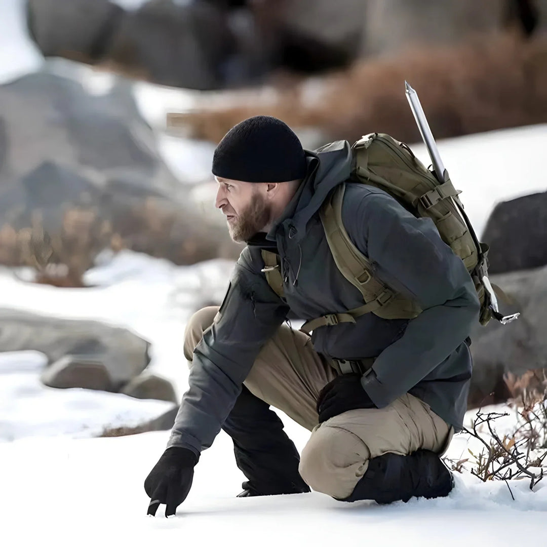 Waterdichte tactical set met capuchonjack en cargobroek